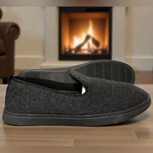 Men’s NIB Tempur-pedic Charcoal Slippers